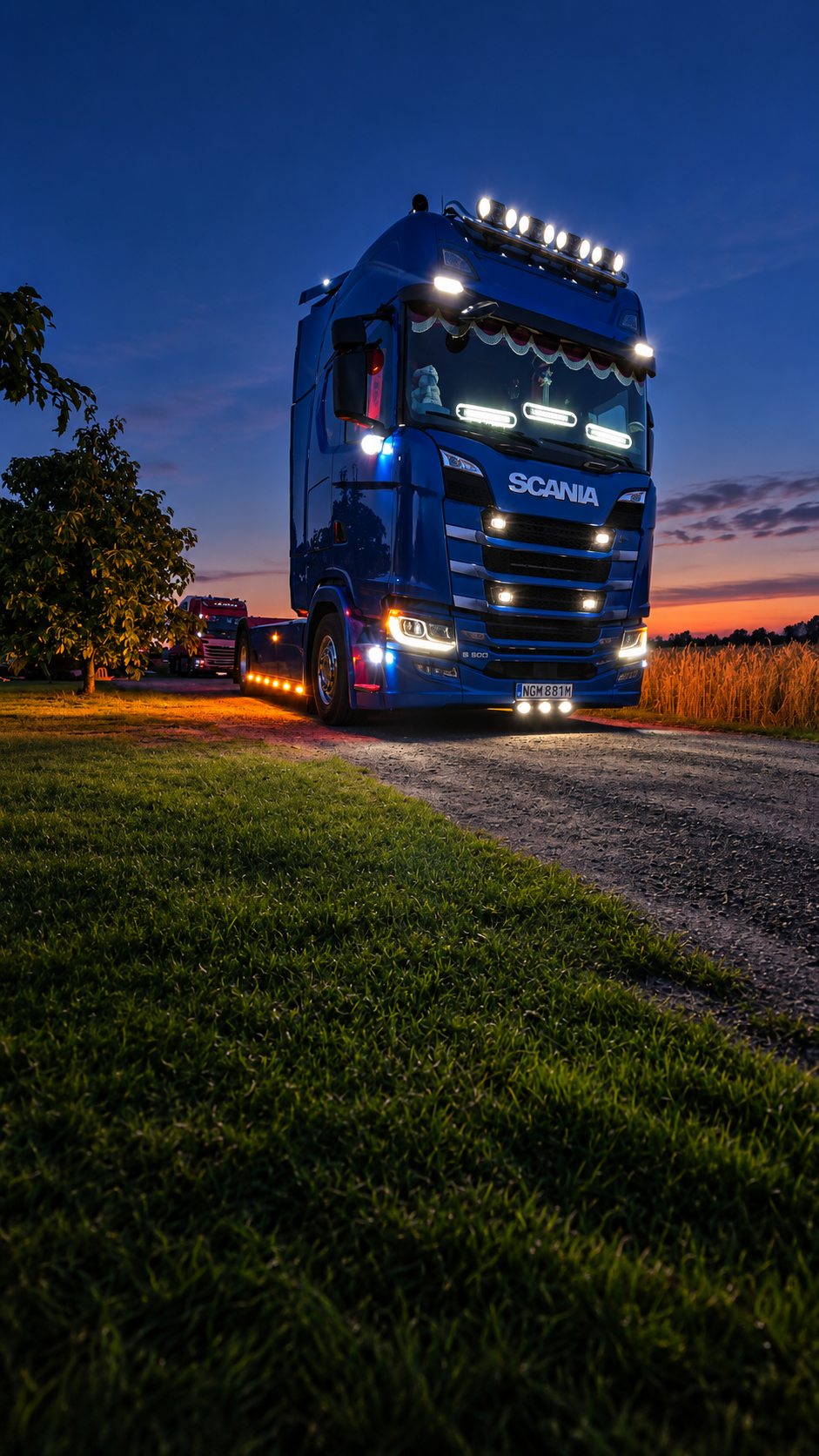 Oświetlona niebieska Scania Pietrzak-Trans